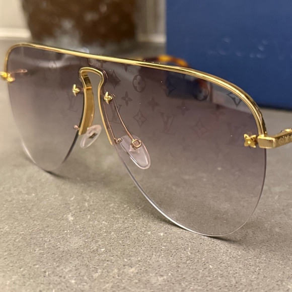 Louis Vuitton AUTHENTIC Grease Mask Sunglasses - Picture 1 of 4